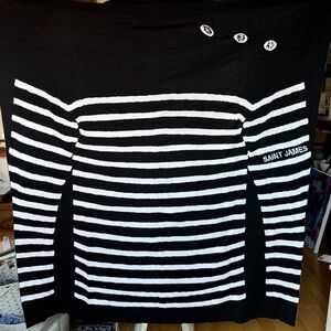 Saint James knit throw or wrap NWOT